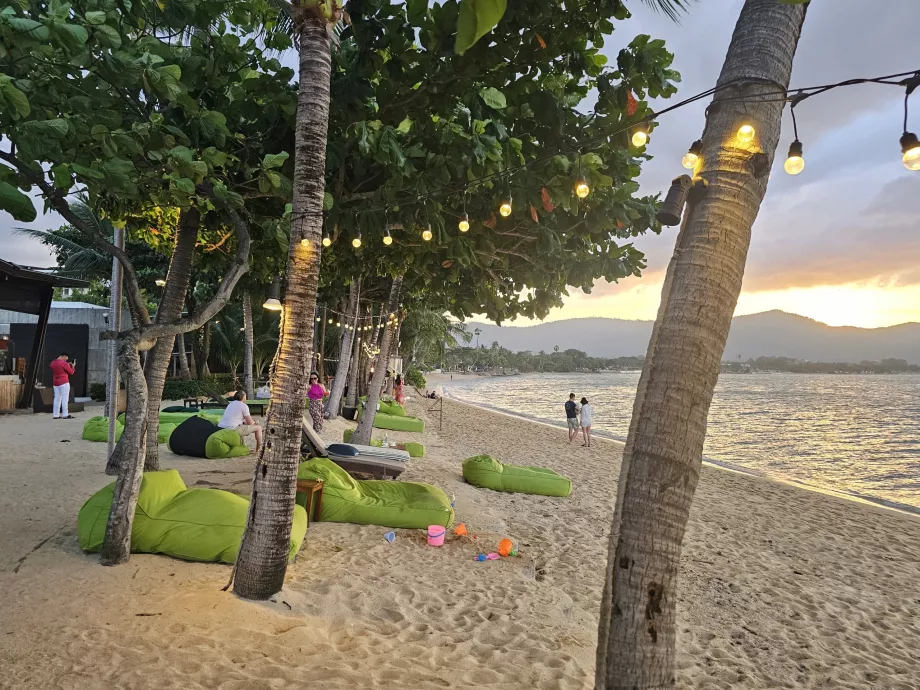 Akşam saatlerinde otel plajı