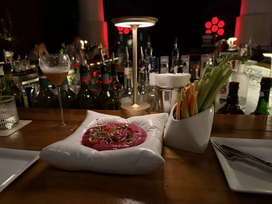 WooBar'da pancarlı humus