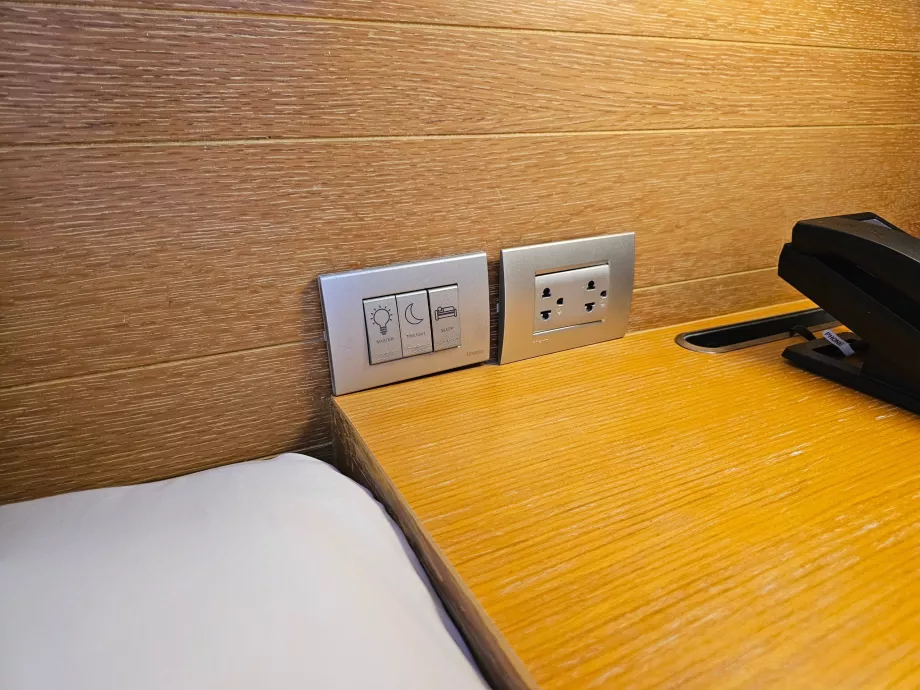 Başucu çekmeceleri