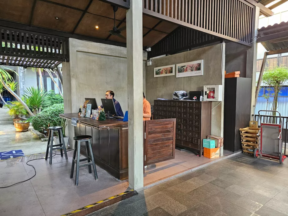 Resepsiyon Homm Chura Samui