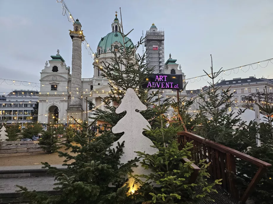 Karlskirche önündeki pazarlar