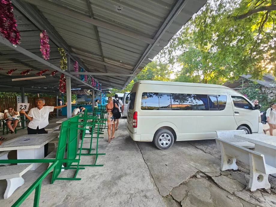 Minivan - otele geri dönüş