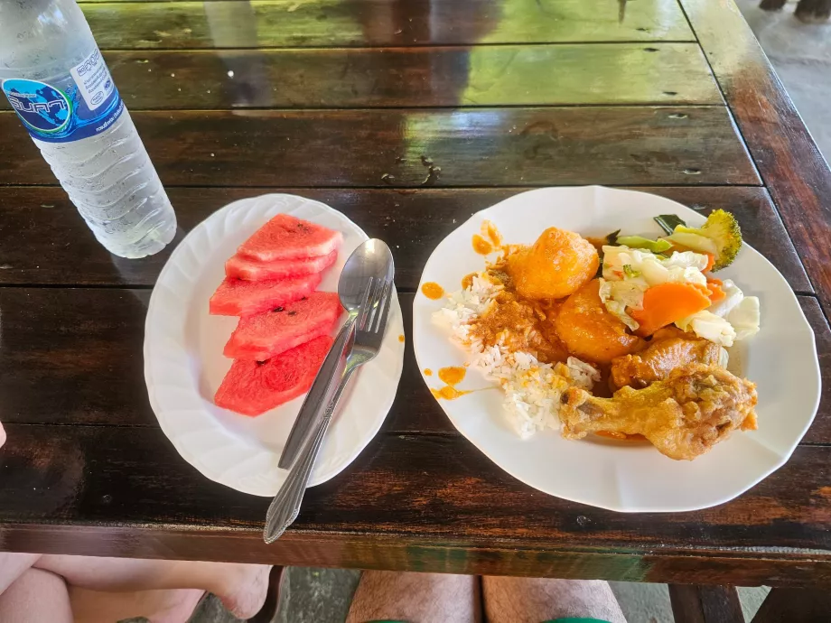 Öğle yemeği gezi fiyatına dahildir