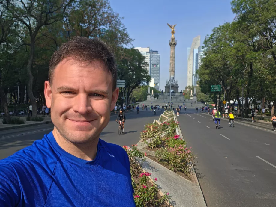 Pazar sabahı CDMX sokaklarında koşu