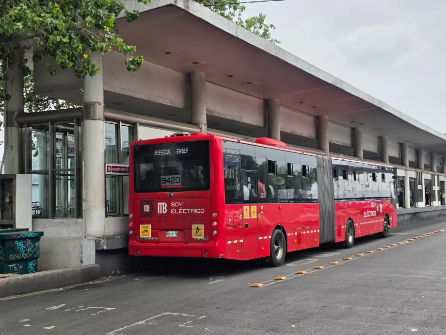 Metrobüs istasyonu