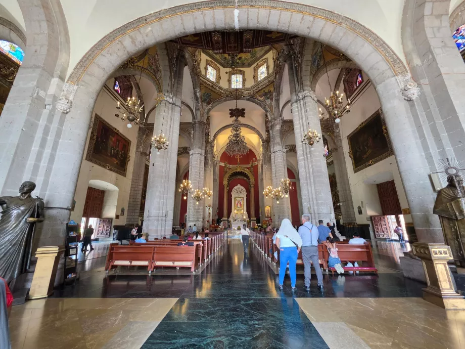 Antigua Bazilikası'nın İçi