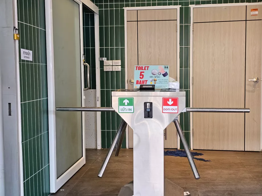 Chatuchak Pazarı, umumi tuvaletler