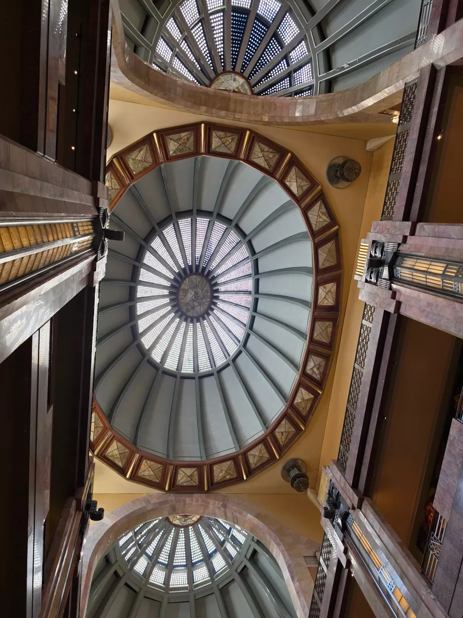 Palacio Bellas Artes lobisinin içi