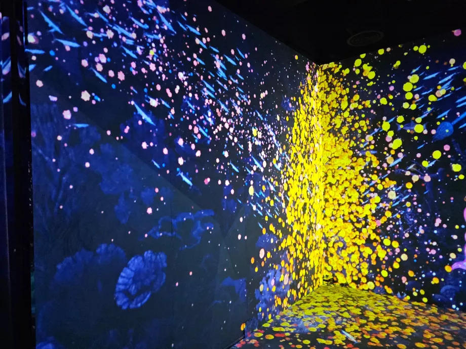 Akara Sky Hanuman - Sanal Loy Krathong