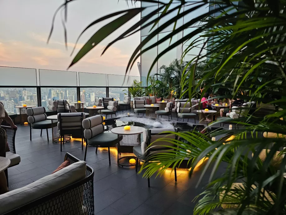 Akara Sky Hanuman restoranları