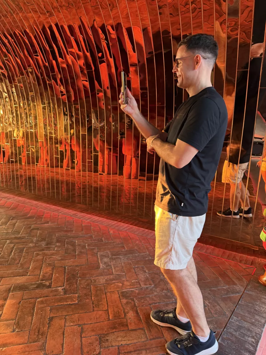 Akara Sky Hanuman'ın çatı katındaki barda ben