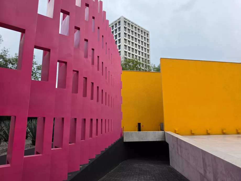 Pembe Duvar