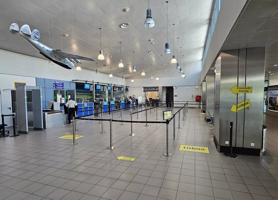 Check-in Alanı, Horta Havalimanı