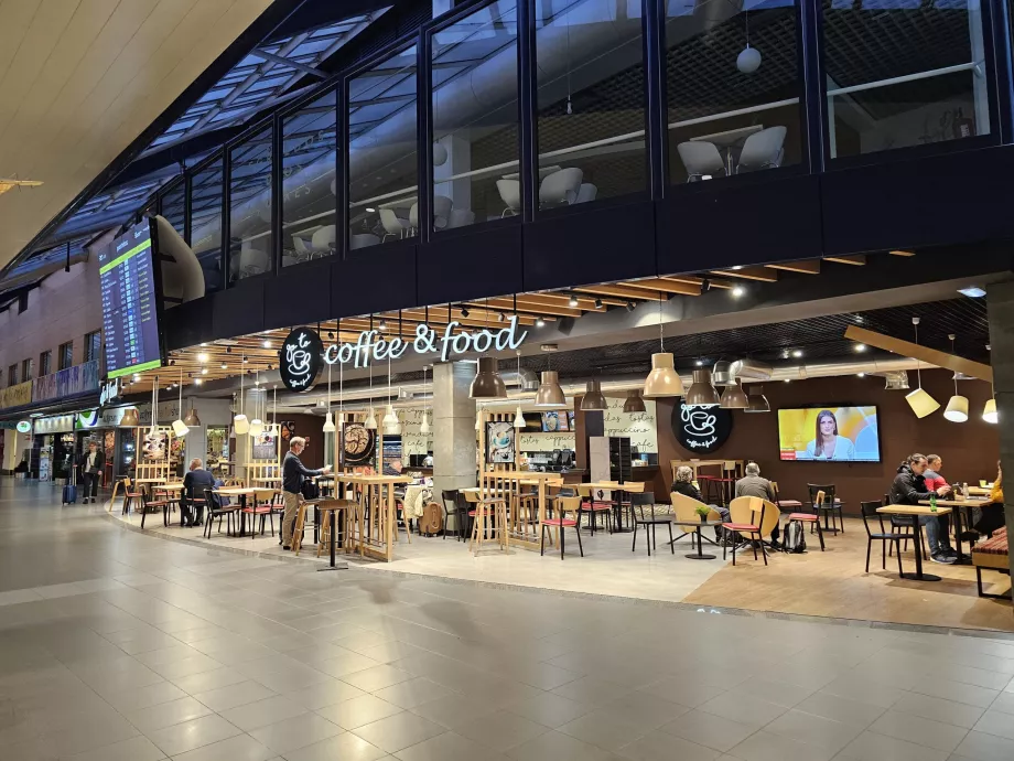 Ortak alanda bulunan kafe ve bistro
