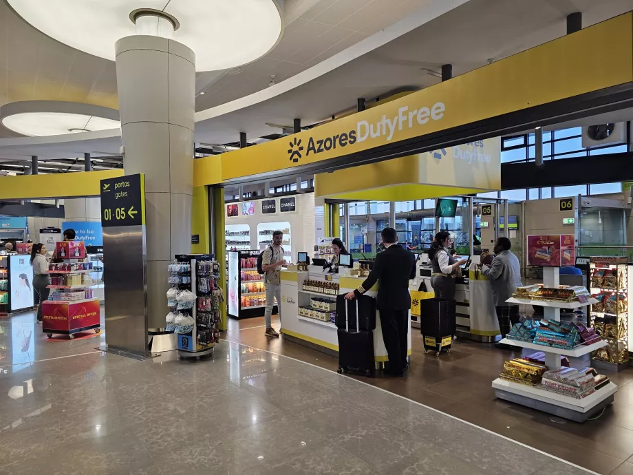 Ponta Delgada Havalimanı'ndaki Duty-Free Mağazası