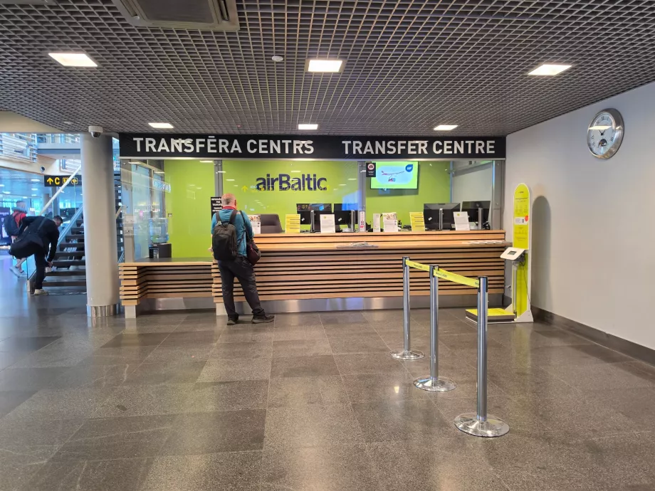 AirBaltic transfer masası
