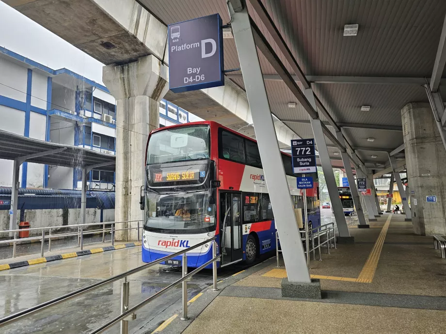 772 numaralı hat Pasar Seni durağında