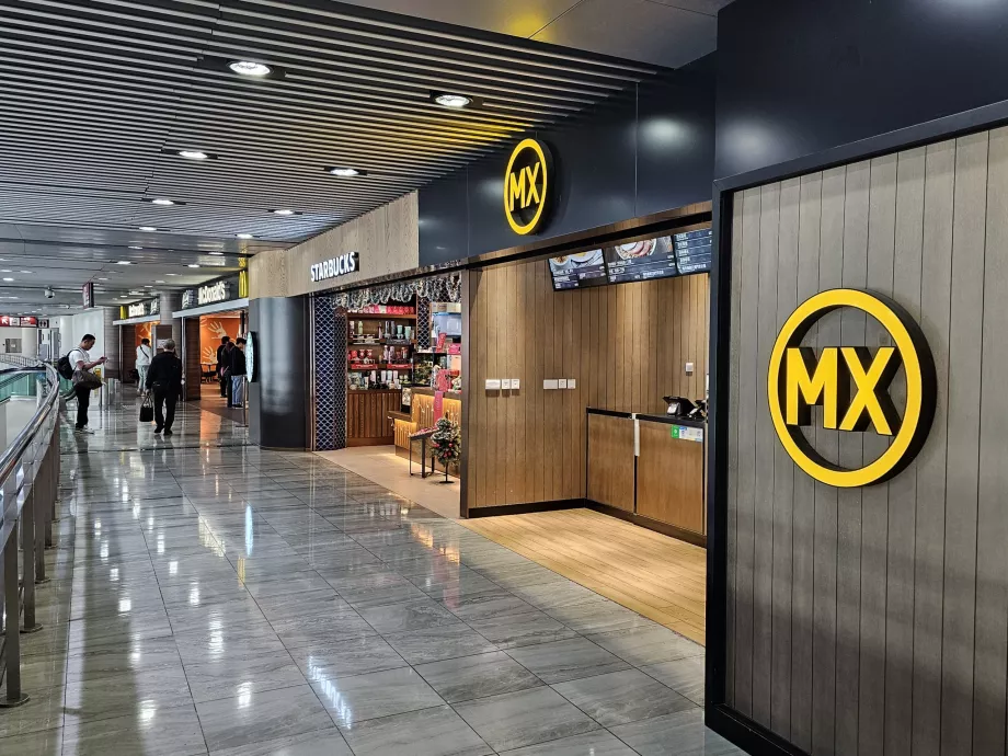 Ortak alanda fast-food, gidiş salonu