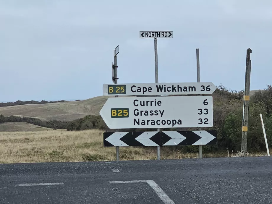 King Adası'ndaki yol işaretleri