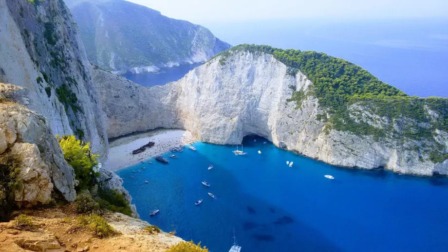 Navagio plajı manzarası