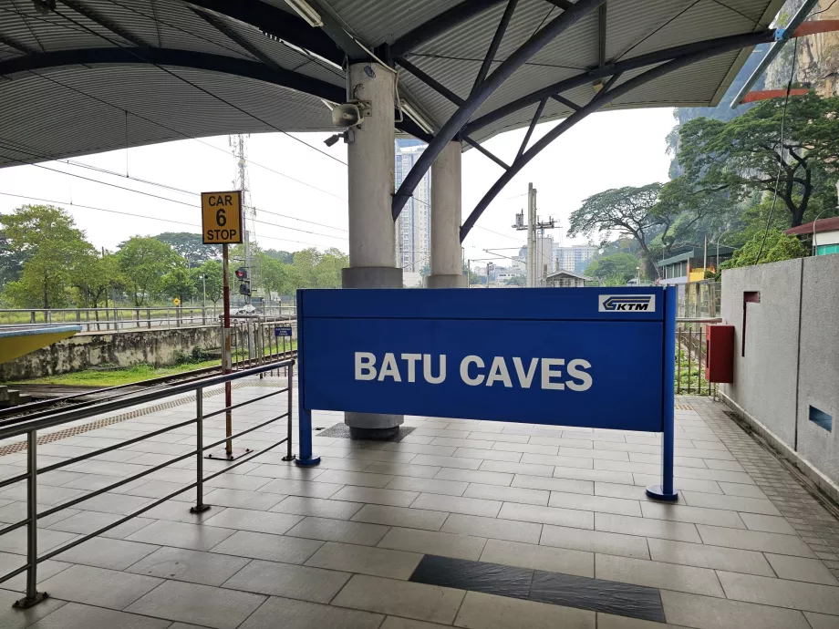 Batu Caves tren istasyonu