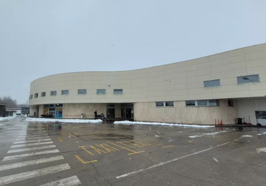 Tuzla Havalimanı ile varış