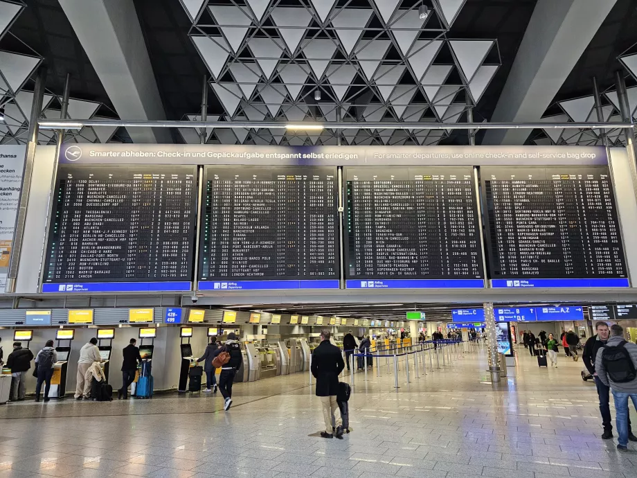 Frankfurt Havalimanı Kalkış Panosu