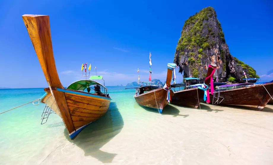 Krabi'ye giden tekneler