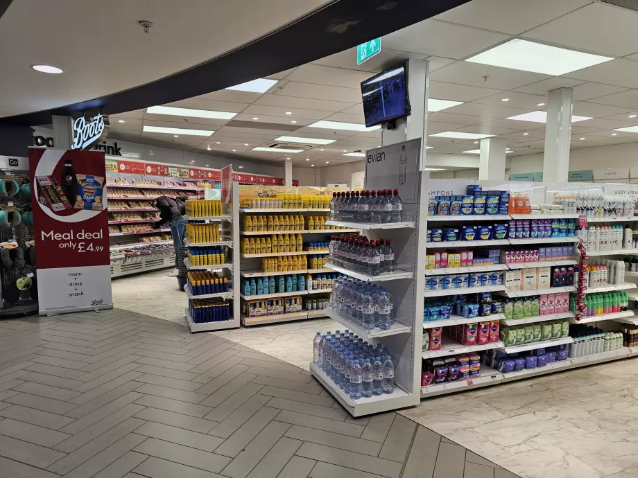 Boots Eczanesi, EMA Havalimanı