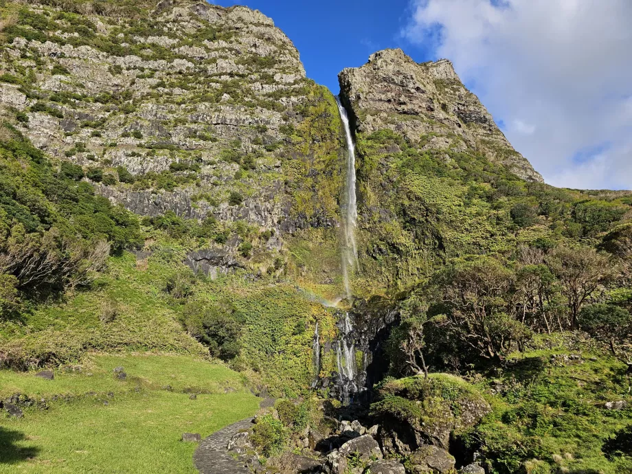 Sakin havalarda Bacalhau Şelalesi