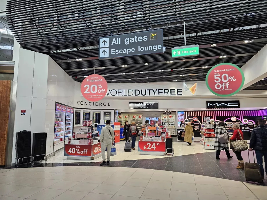 Duty Free Mağazası, STN Havalimanı