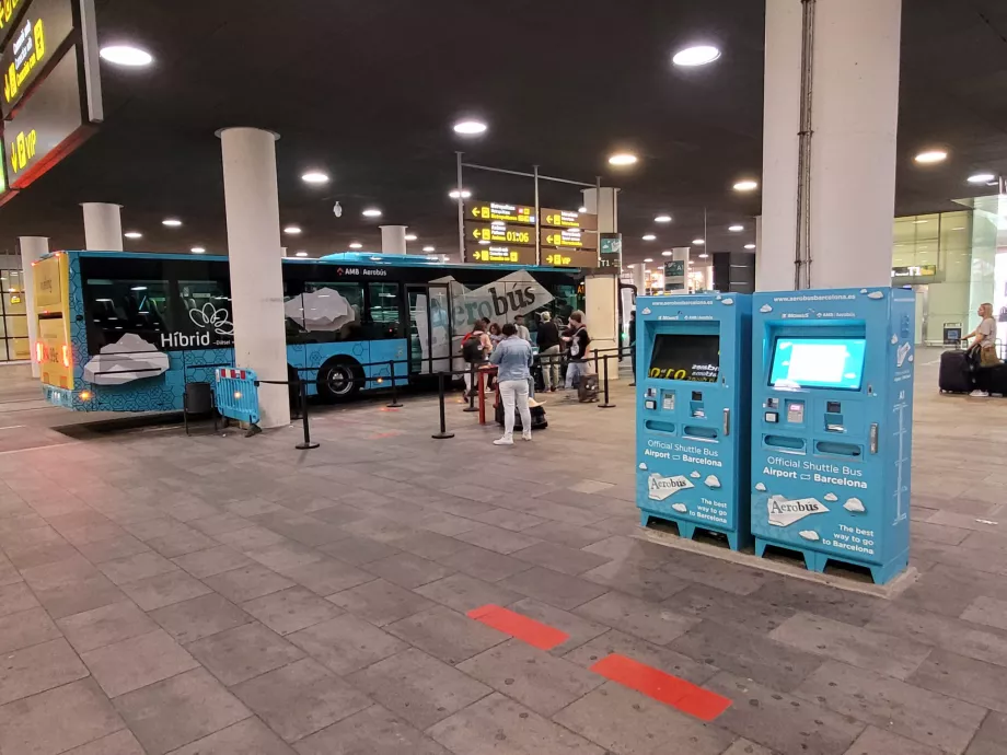 Terminal 1'de Aerobus durağı