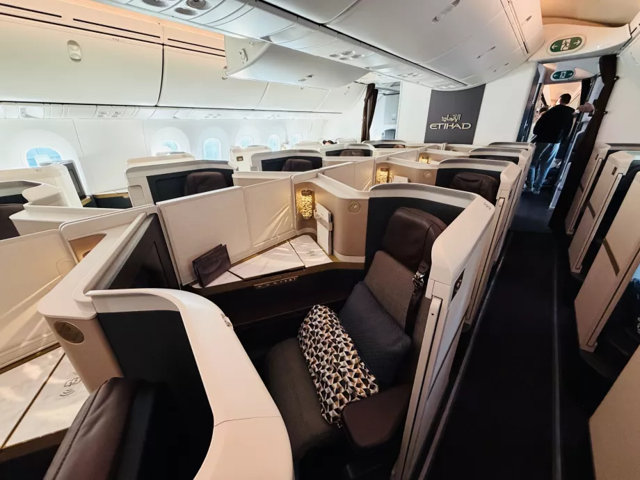 Etihad'ın en yeni business class kabini B789