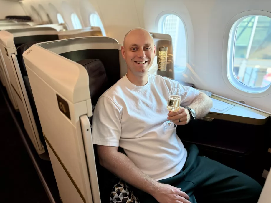 Kalkıştan önce şampanya