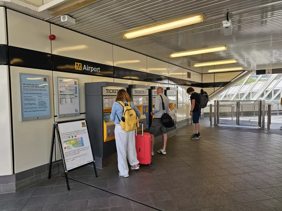 Metro istasyonundaki bilet makineleri
