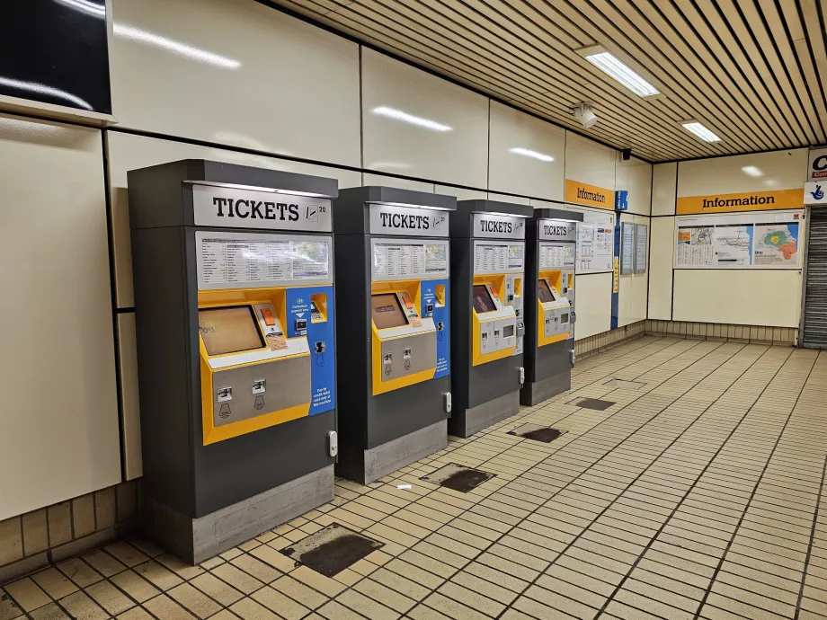 Metro istasyonlarındaki bilet makineleri