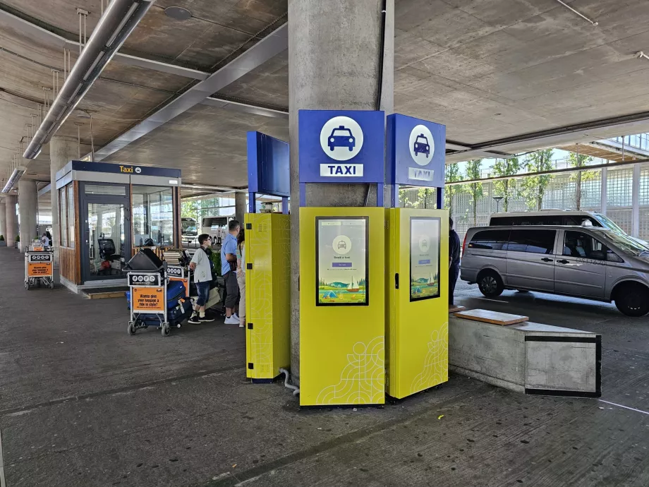 Taksi çağırmak için kiosk