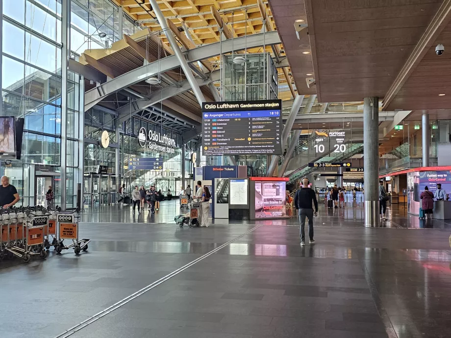 Tren istasyonuna giriş - Oslo Lufthavn