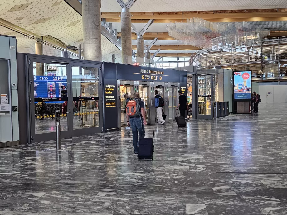 Terminalin uluslararası bölümüne giriş