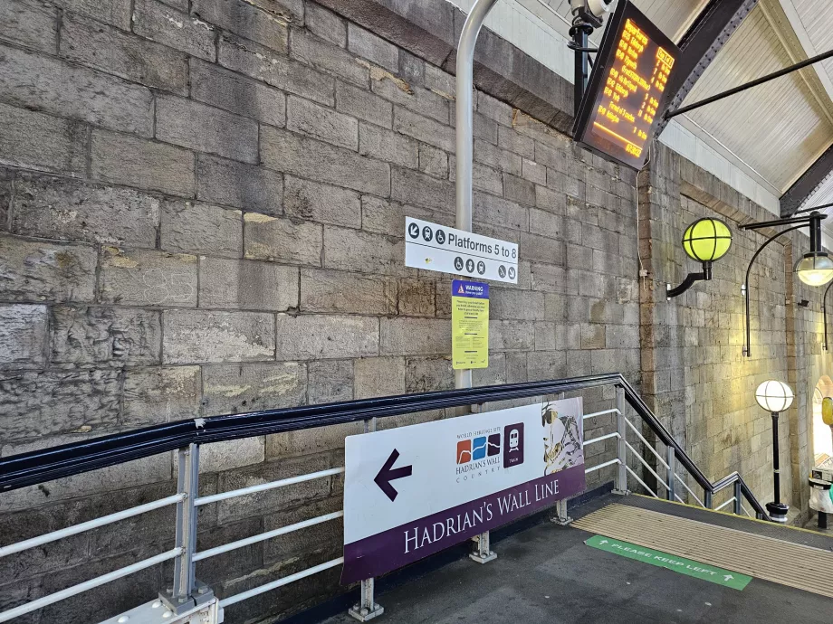 Hexham'dan Newcastle'a istasyon platformu