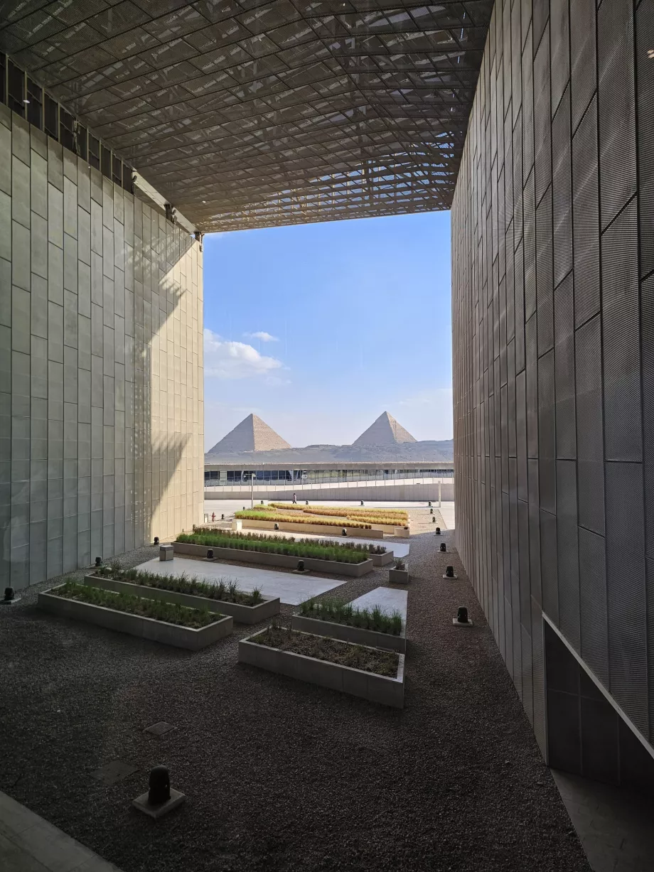 Giza Piramitlerinin Görünümü