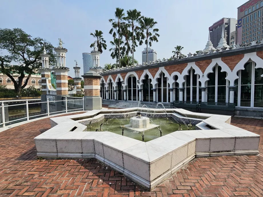 Jamek Camii