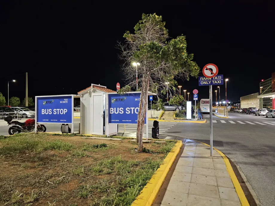 Otobüs durağı, Hanya Havalimanı