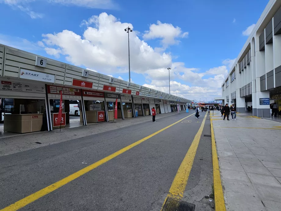Seyahat acentesi gişeleri, Heraklion Havalimanı