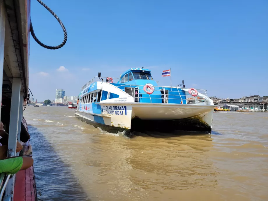 Chao Phraya Turist Teknesi