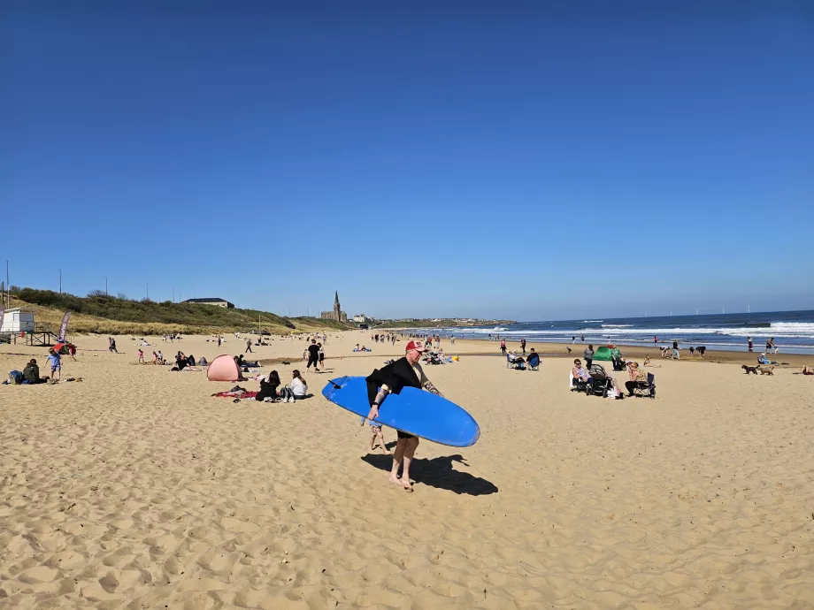 Long Sands Plajı'nda Sörf