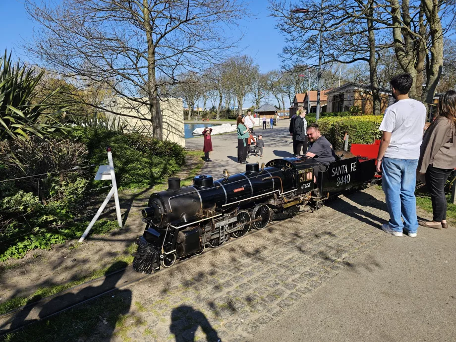 Yatçılık Gölü çevresinde çocuk treni