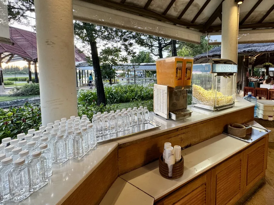 Sular, meyve suları ve patlamış mısır