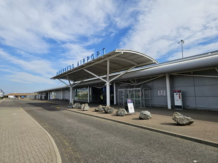 Inverness Havalimanı ile varış