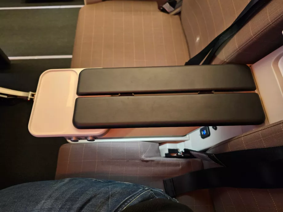 Kolçak ve saklama alanı